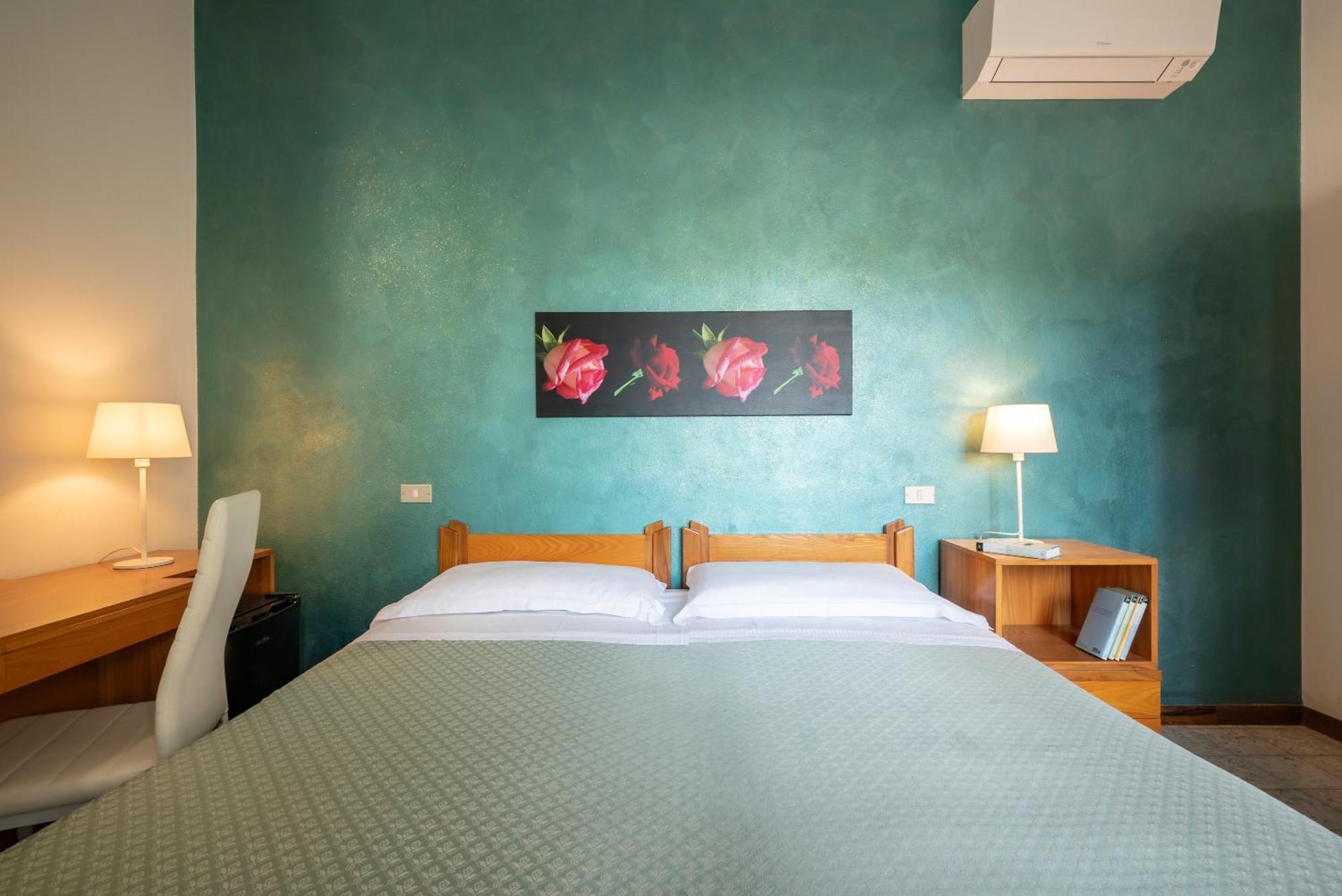 Hotel Parco Dei Pini - 100Mt Dal Mare Follonica Buitenkant foto