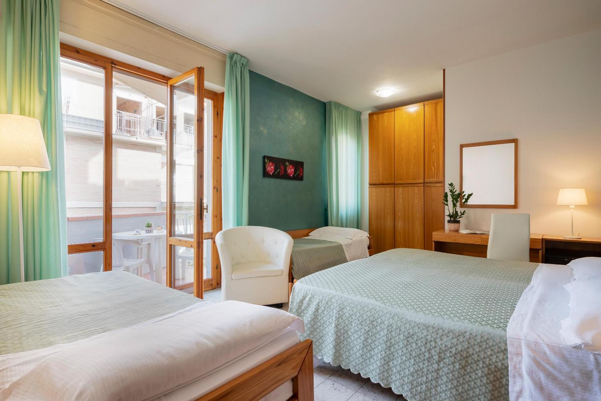 Hotel Parco Dei Pini - 100Mt Dal Mare Follonica Buitenkant foto