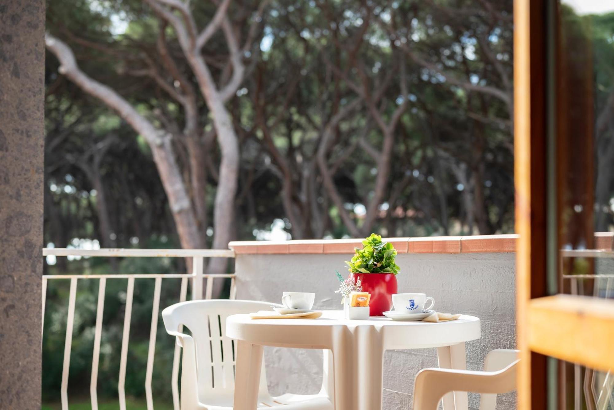 Hotel Parco Dei Pini - 100Mt Dal Mare Follonica Buitenkant foto