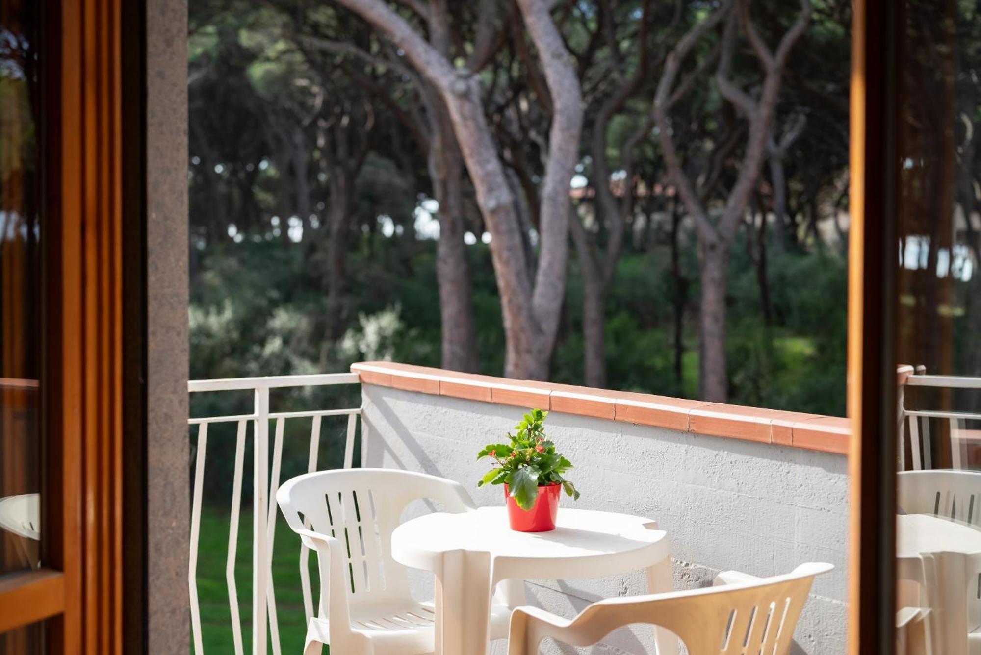 Hotel Parco Dei Pini - 100Mt Dal Mare Follonica Buitenkant foto