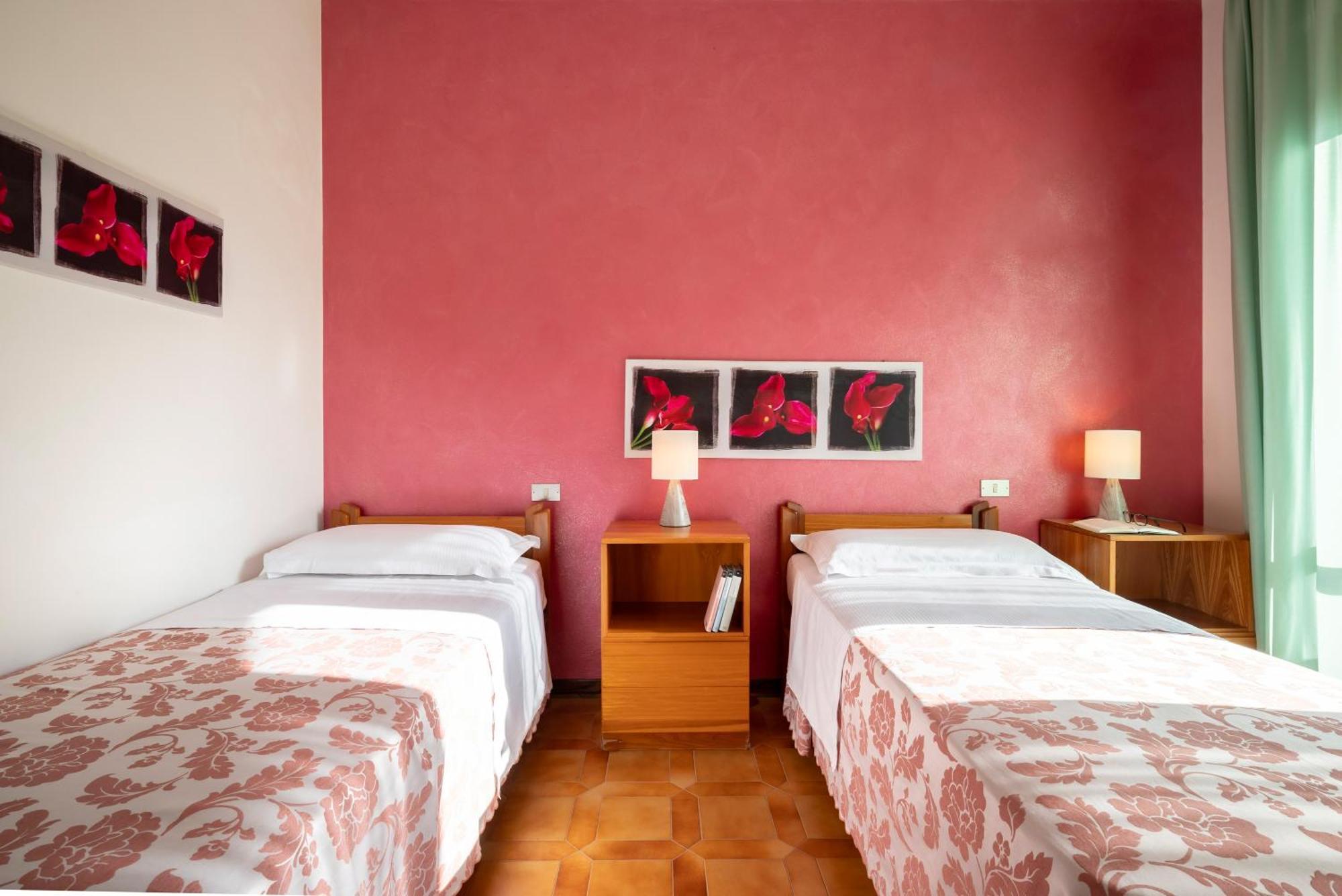 Hotel Parco Dei Pini - 100Mt Dal Mare Follonica Buitenkant foto