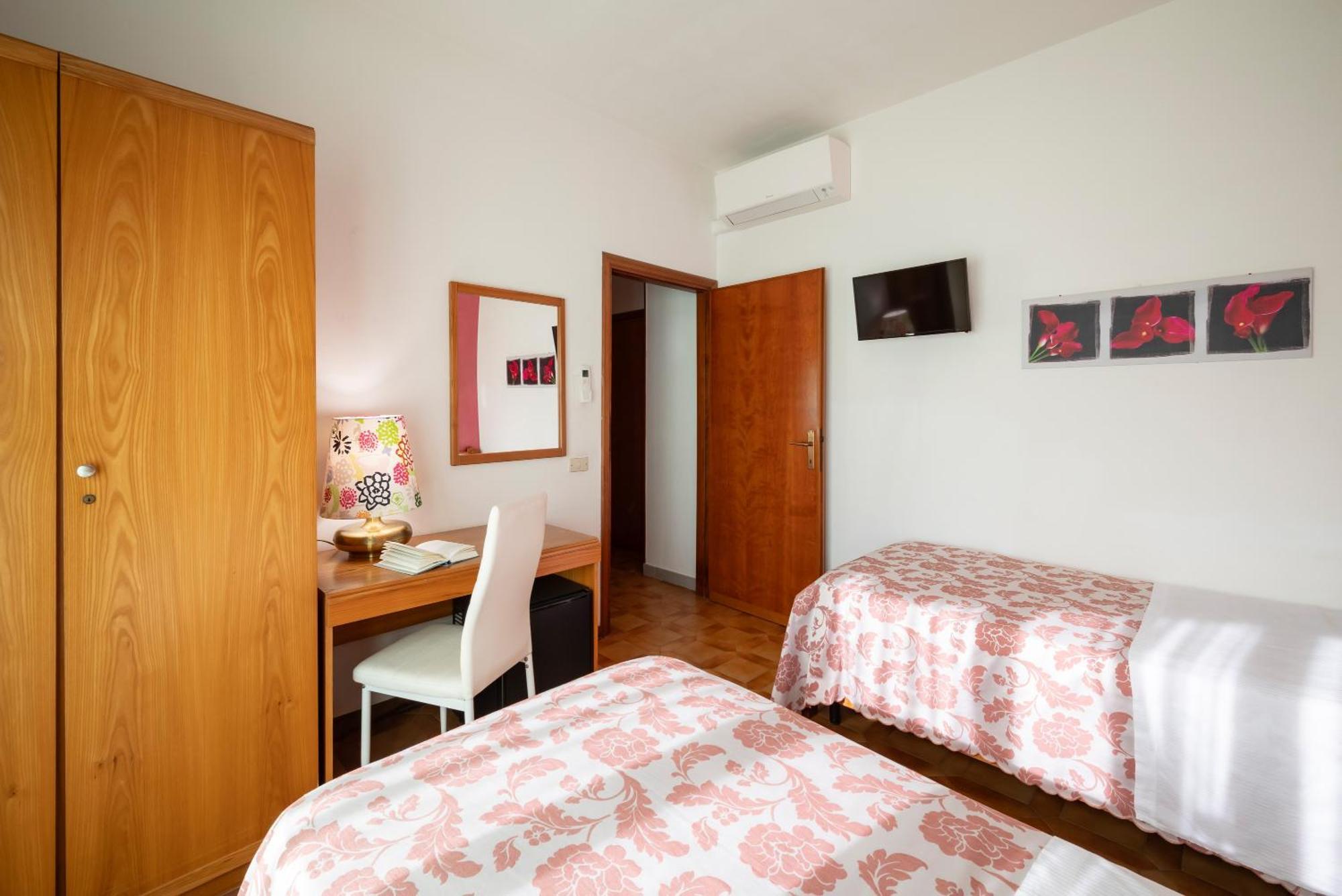Hotel Parco Dei Pini - 100Mt Dal Mare Follonica Buitenkant foto
