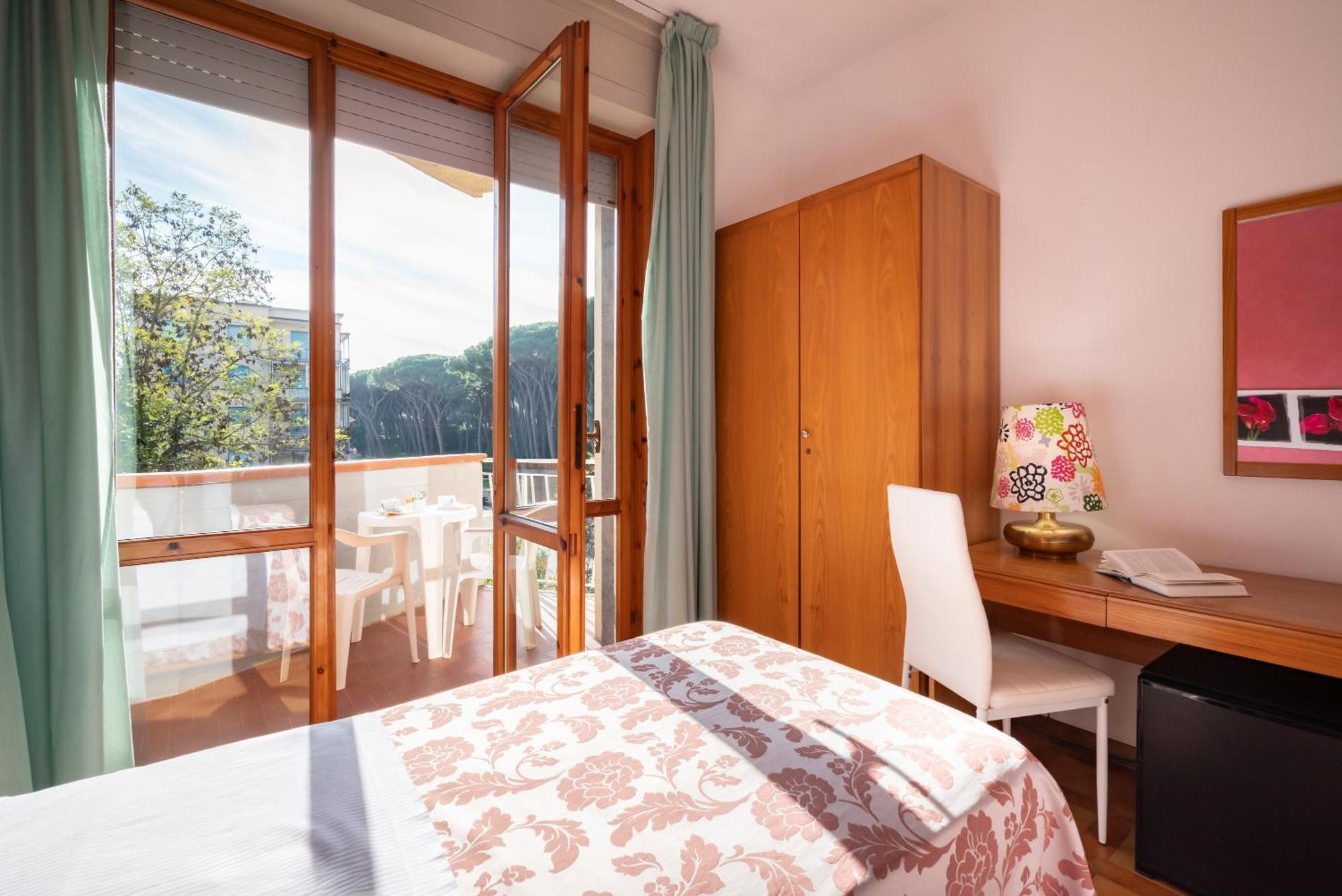 Hotel Parco Dei Pini - 100Mt Dal Mare Follonica Buitenkant foto