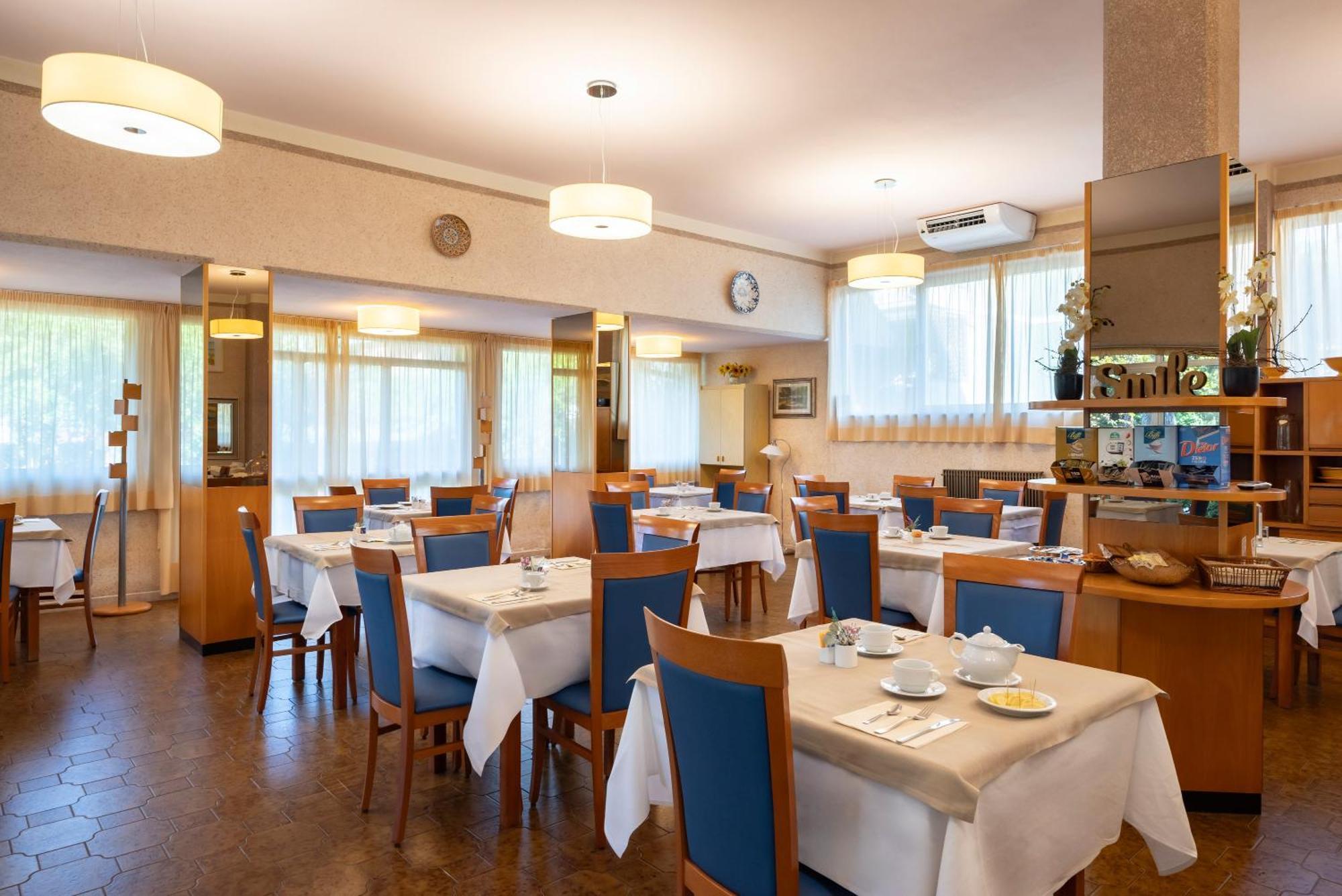Hotel Parco Dei Pini - 100Mt Dal Mare Follonica Buitenkant foto