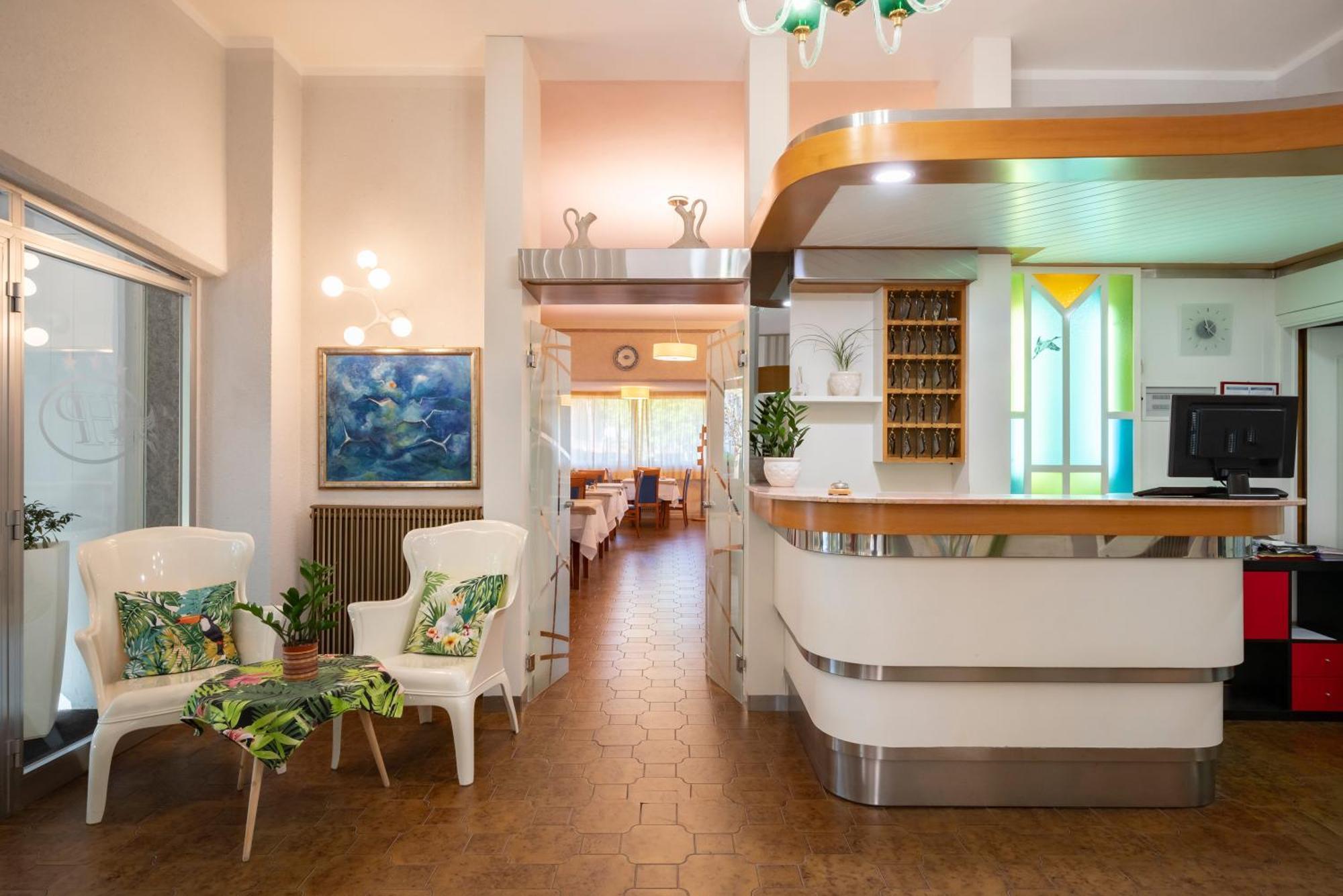 Hotel Parco Dei Pini - 100Mt Dal Mare Follonica Buitenkant foto