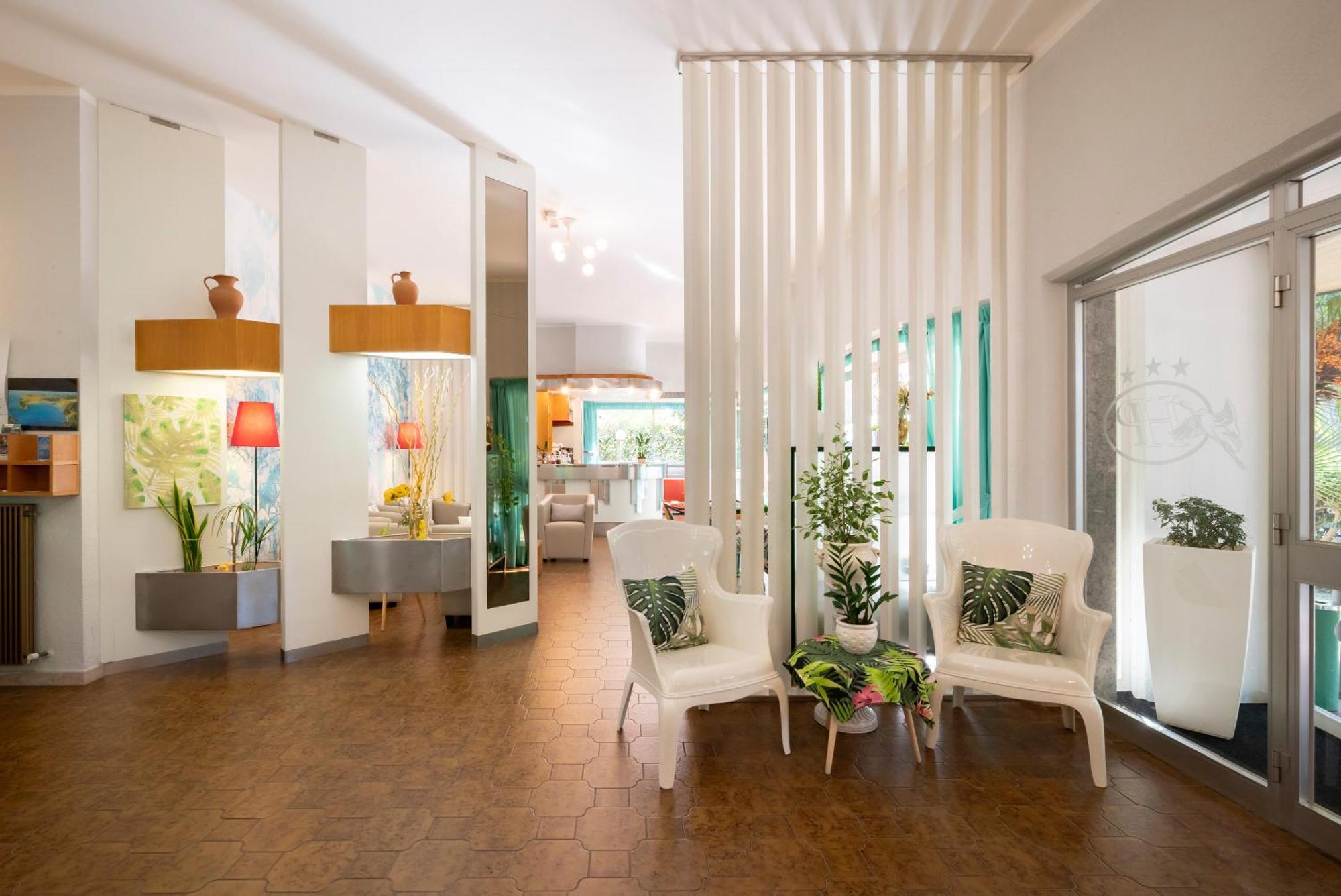 Hotel Parco Dei Pini - 100Mt Dal Mare Follonica Buitenkant foto